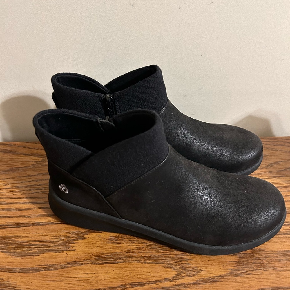 NWT Cloudsteppers By Clark’s Sillian 2.0 Dusk Boots Size 8